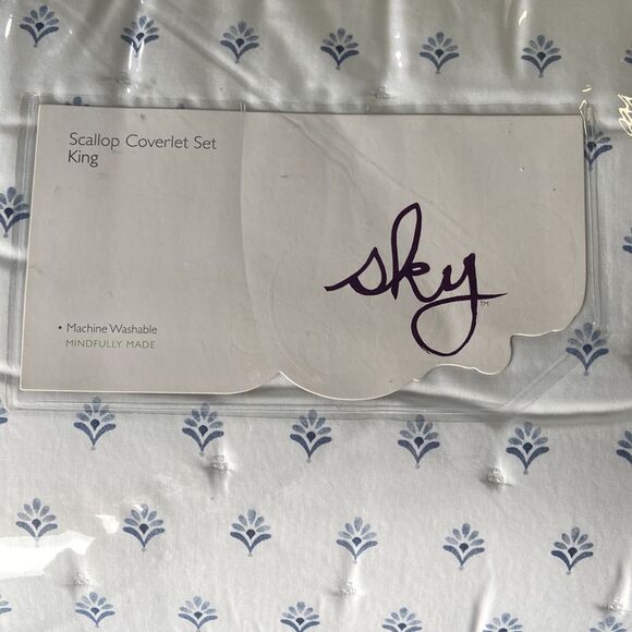 Sky Scallop REVERSIBLE King COVERLET Coverlet & 2 Shams Set - Picture 5 of 5